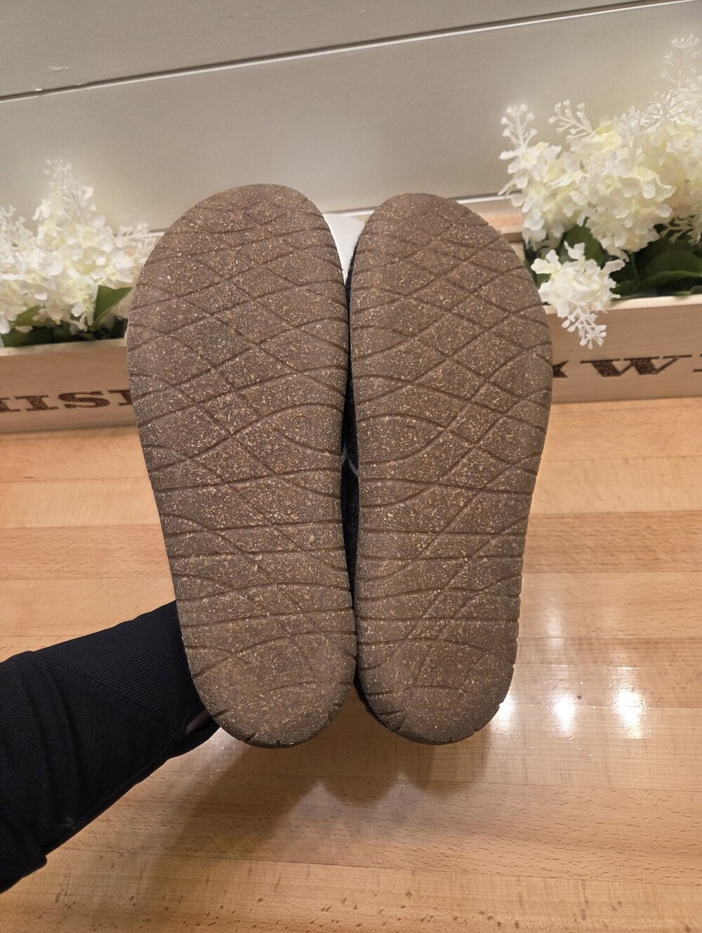 Taos Footwear Charcoal Wool Convertawool Convertible Clog Slippers  Womens Sz 41 - Picture 7 of 8